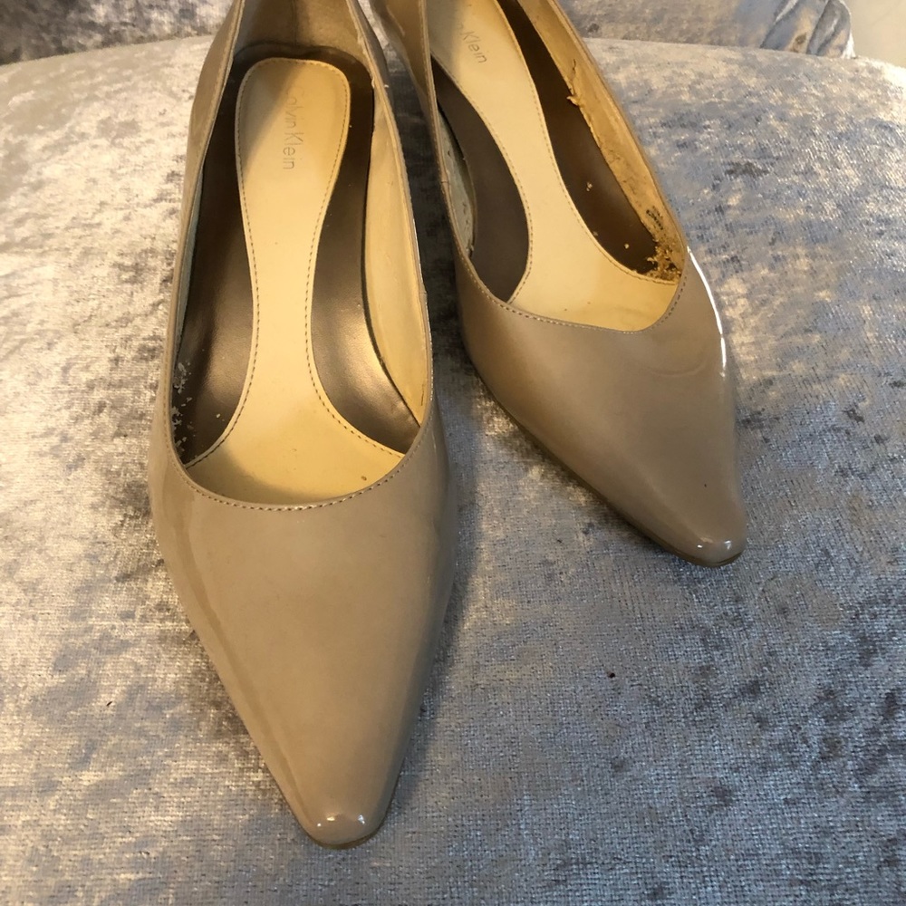 Calvin Klein nude pumps